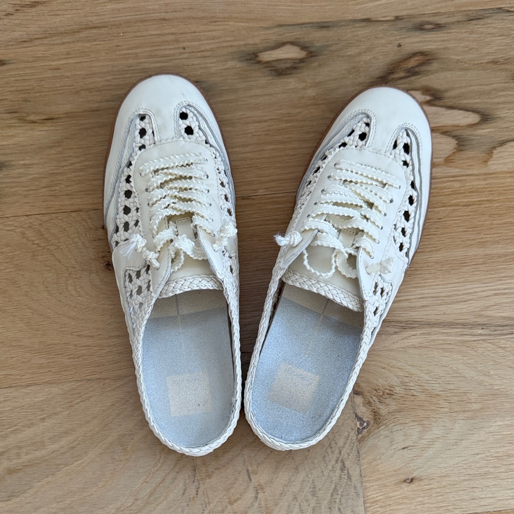 Dolce Vita Cream Lace-Up Sneakers